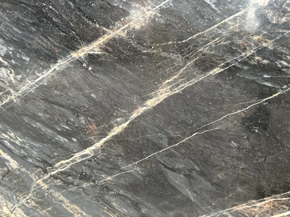 Kwartsiet Blaze - Infinity Brown werkblad