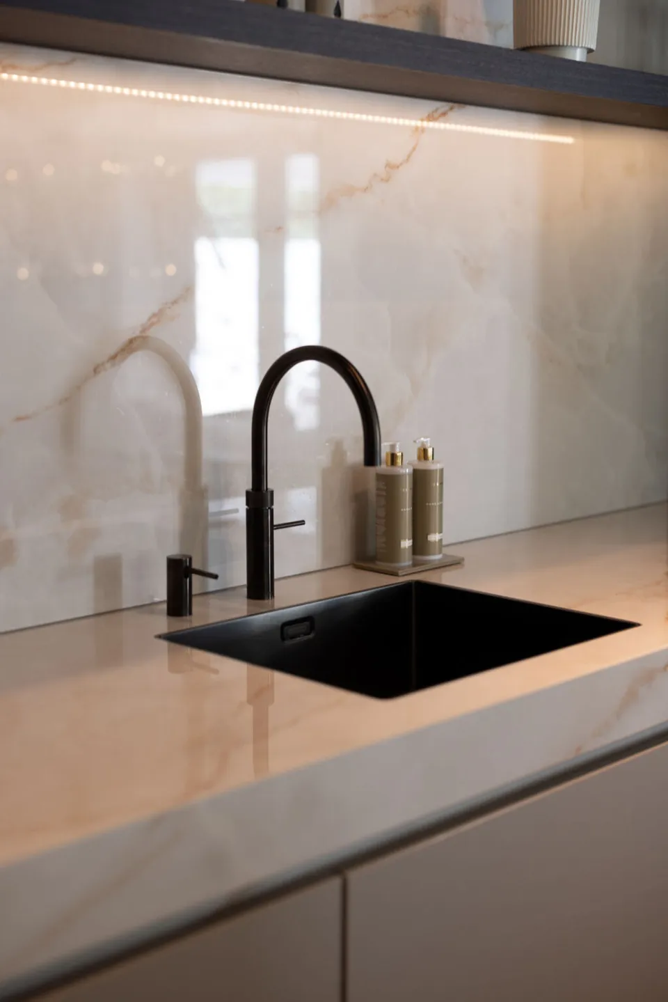 Ascale Onice Lux White in Oldenzaal